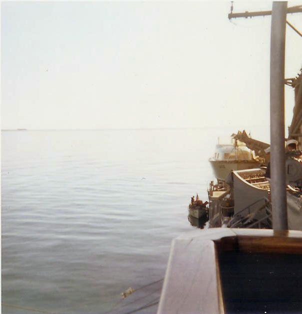 USS Mullinnix anchored Porto of Belgrano