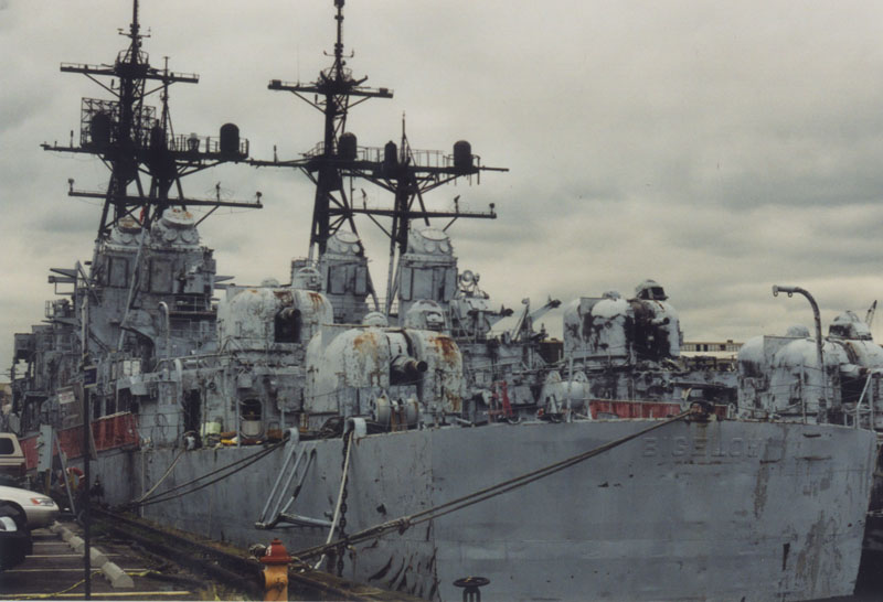 Hull Bigelow with USS Forrest Sherman outboard 31 Aug 2002
